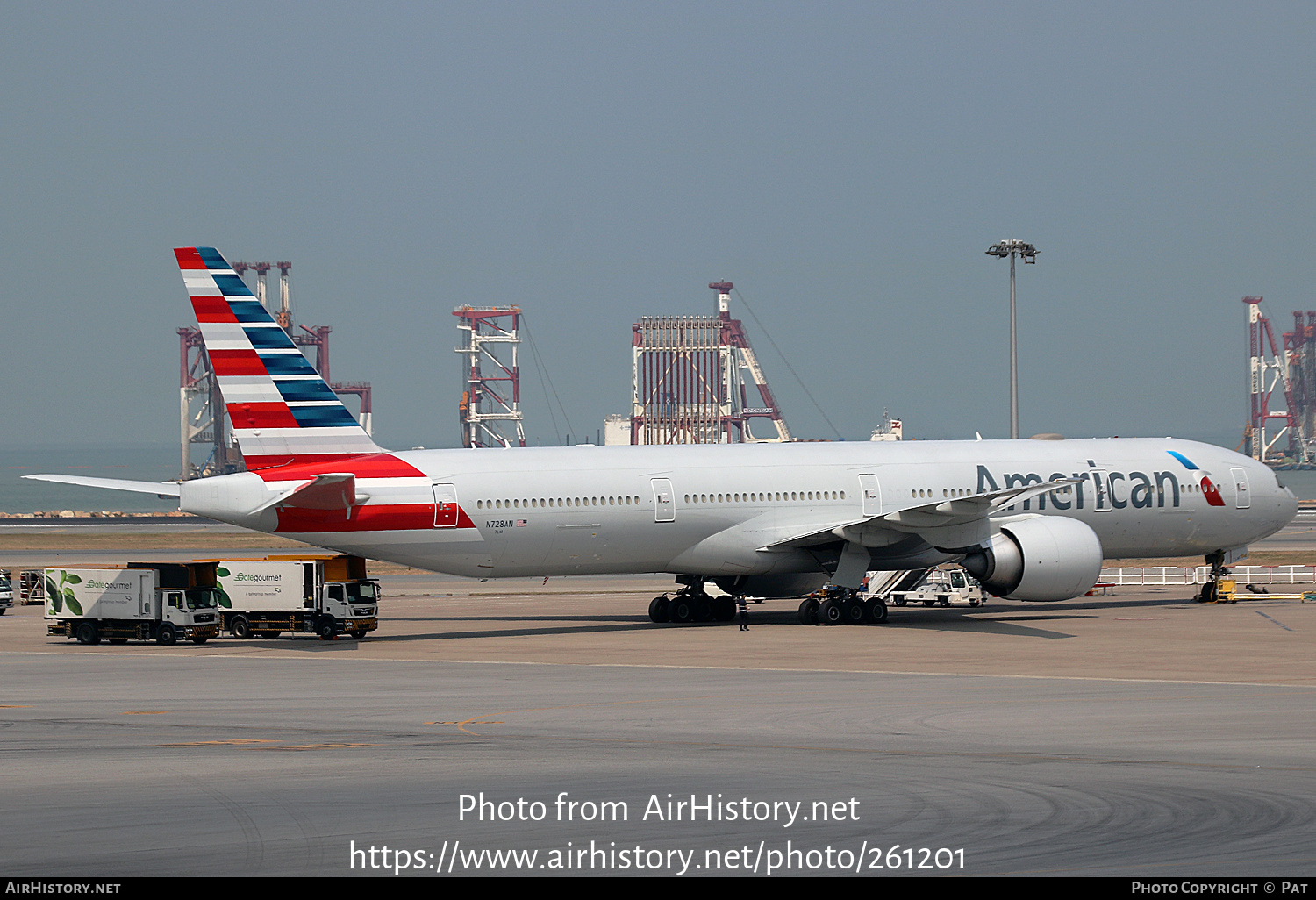 Aircraft Photo of N728AN | Boeing 777-323/ER | American Airlines | AirHistory.net #261201