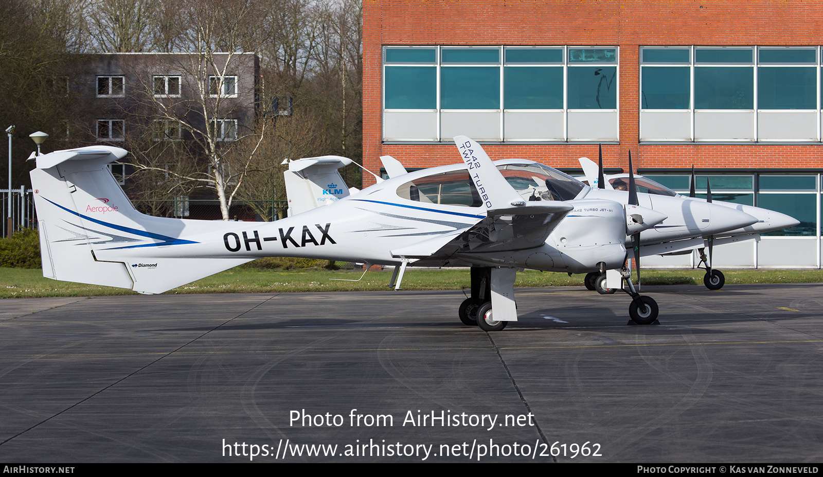 Aircraft Photo of OH-KAX | Diamond DA42 NG Twin Star | Aeropole | AirHistory.net #261962