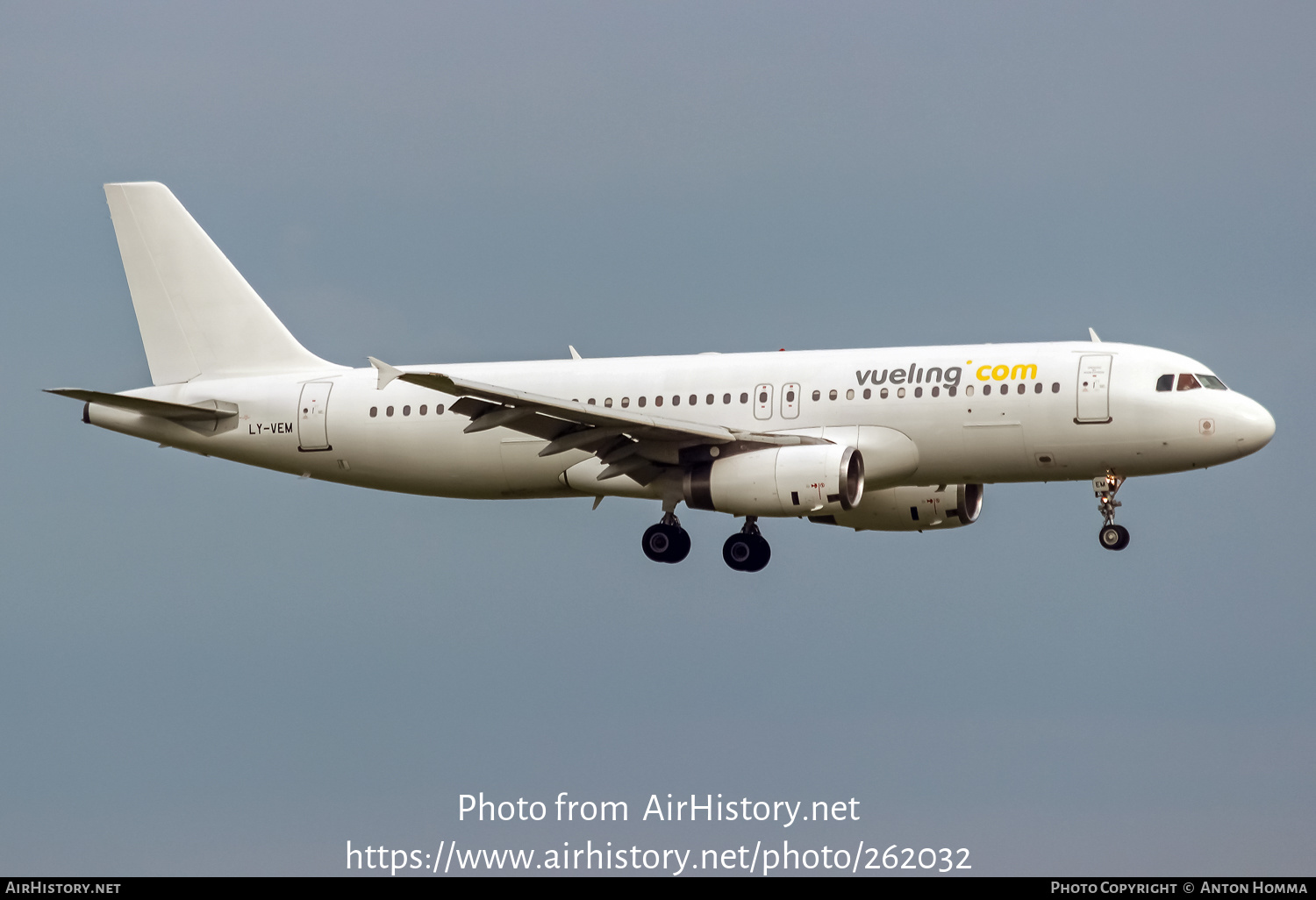 Aircraft Photo of LY-VEM | Airbus A320-233 | Vueling Airlines | AirHistory.net #262032