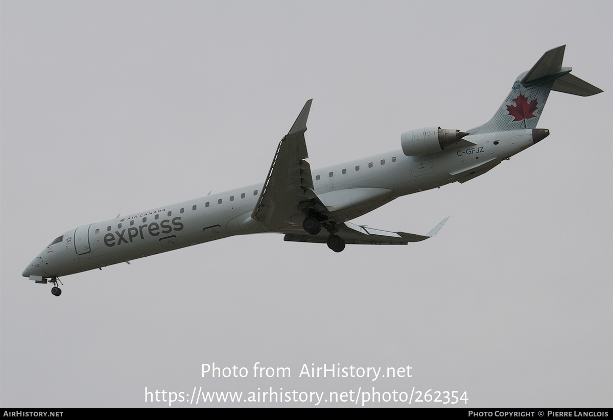 Aircraft Photo of C-GFJZ | Bombardier CRJ-705ER (CL-600-2D15) | Air Canada Express | AirHistory.net #262354