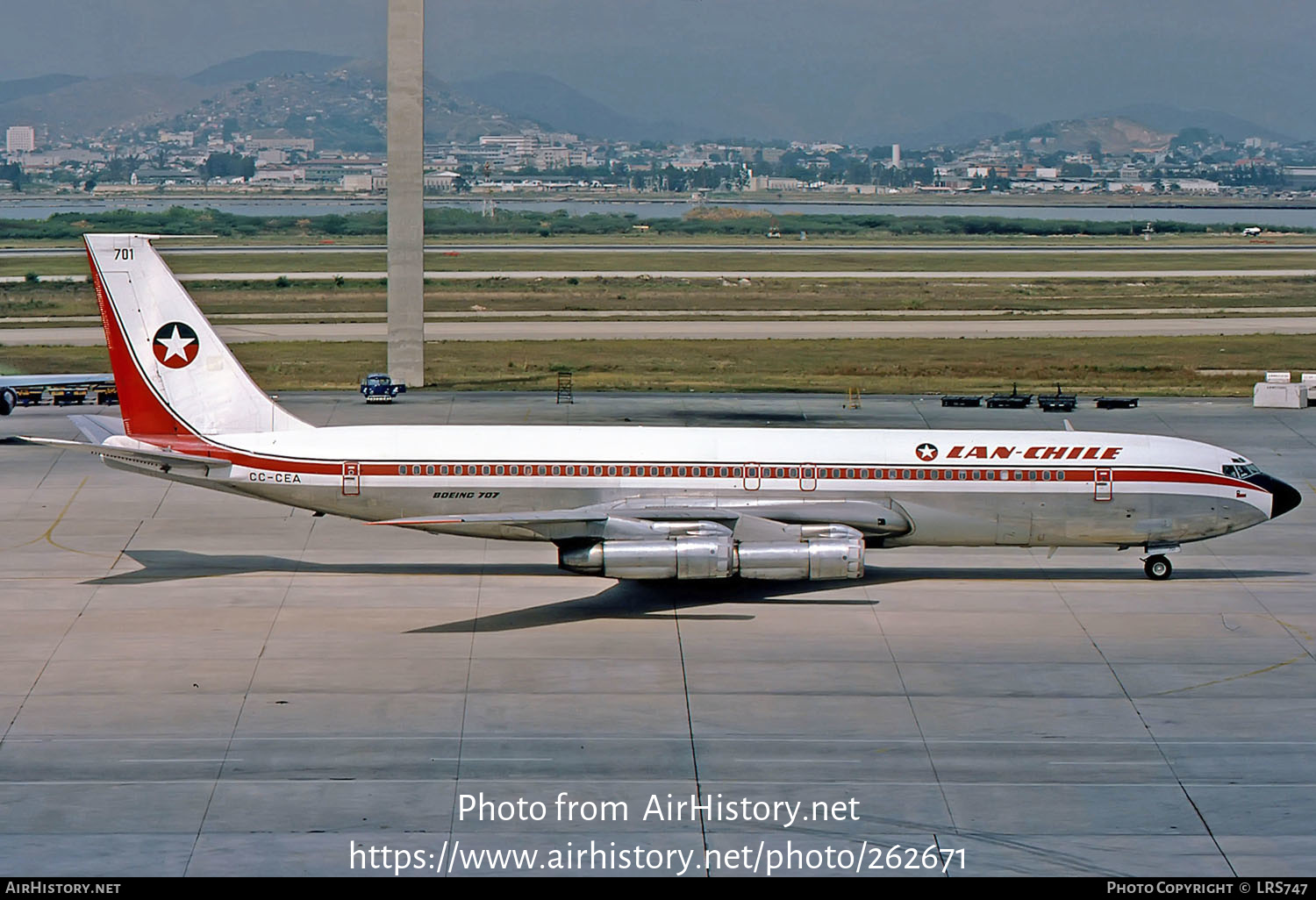 Aircraft Photo of CC-CEA | Boeing 707-330B | LAN Chile - Línea Aérea Nacional | AirHistory.net #262671