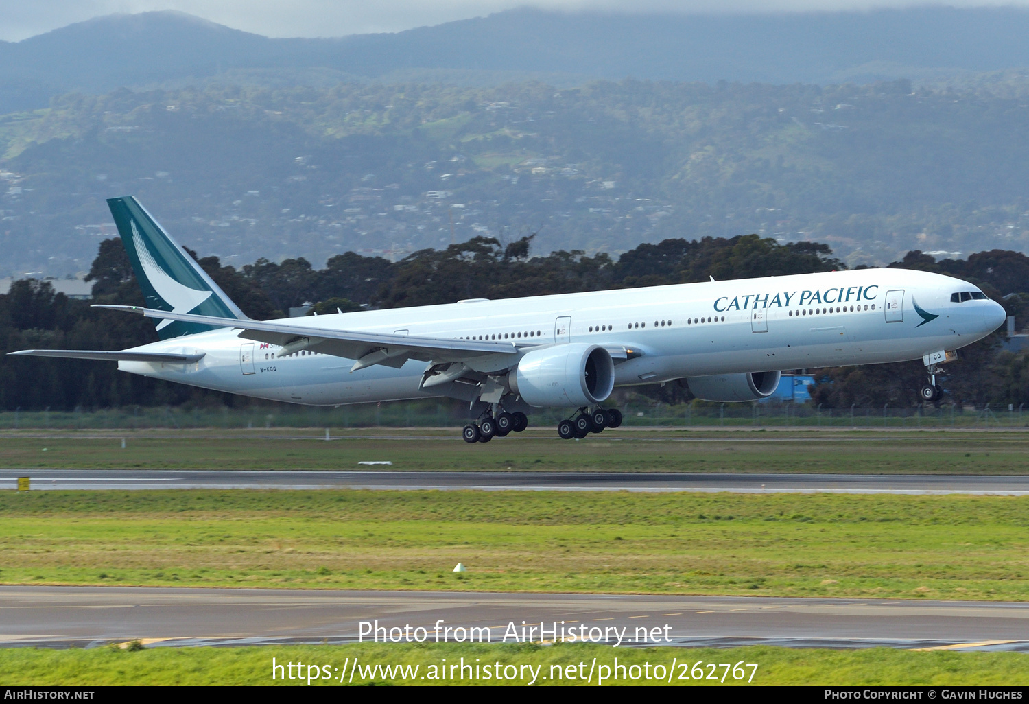 Aircraft Photo of B-KQQ | Boeing 777-367/ER | Cathay Pacific Airways | AirHistory.net #262767