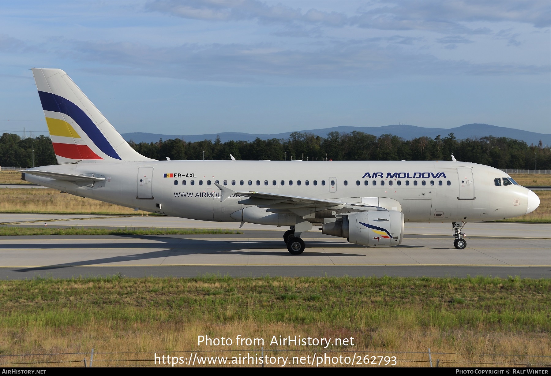 Aircraft Photo of ER-AXL | Airbus A319-112 | Air Moldova | AirHistory.net #262793