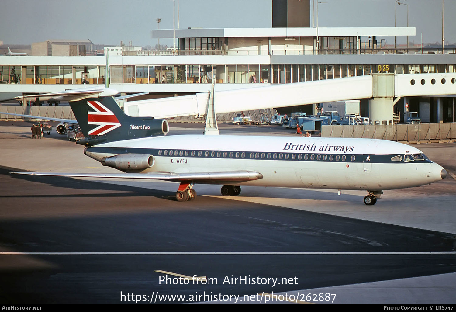 Aircraft Photo of G-AVFJ | Hawker Siddeley HS-121 Trident 2E | British Airways | AirHistory.net #262887