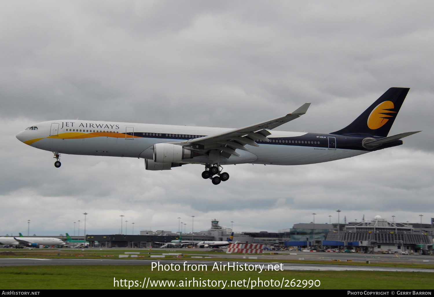 Aircraft Photo of M-ABLW | Airbus A330-302 | Jet Airways | AirHistory.net #262990