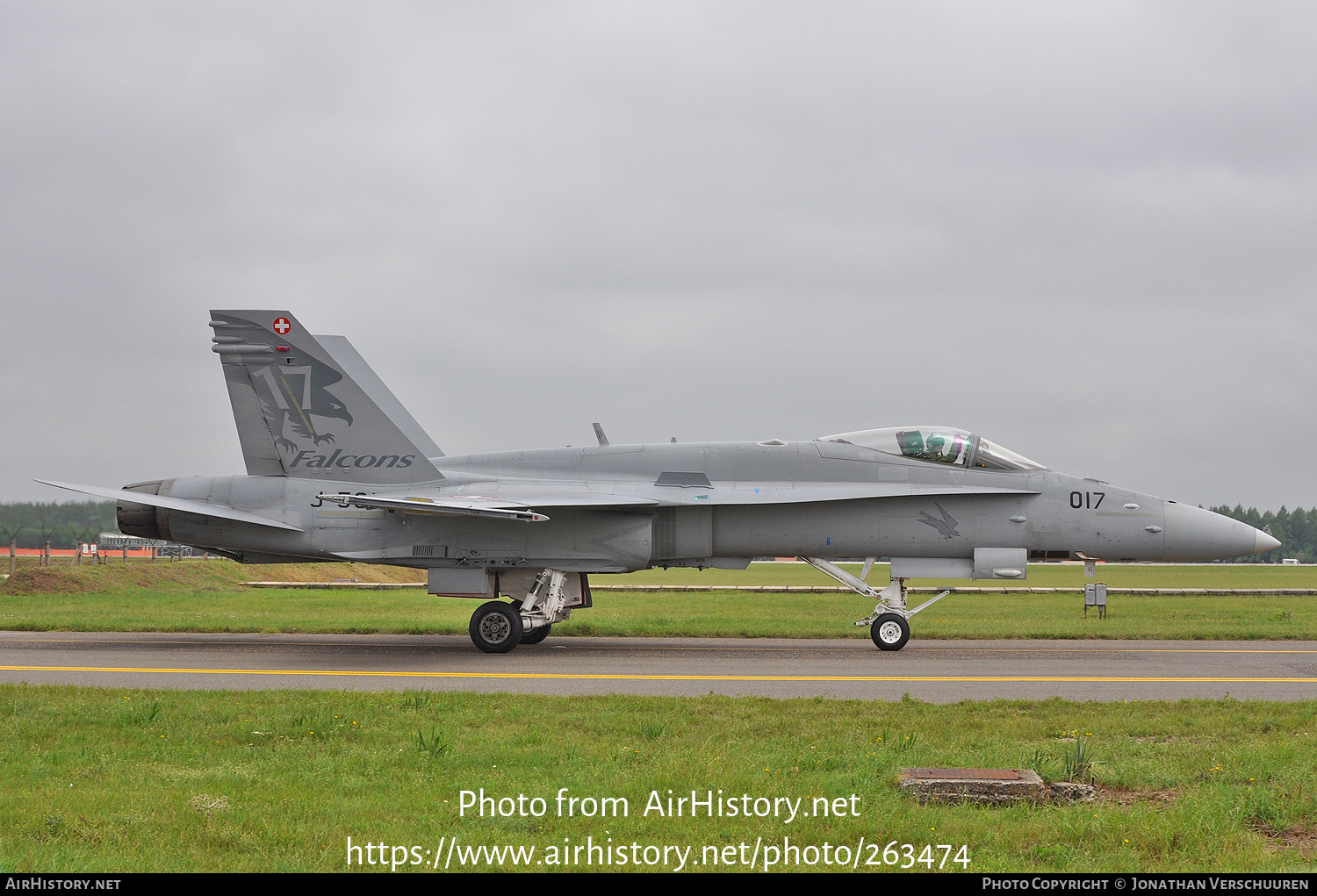 Aircraft Photo of J-5017 | McDonnell Douglas F/A-18C Hornet | Switzerland - Air Force | AirHistory.net #263474