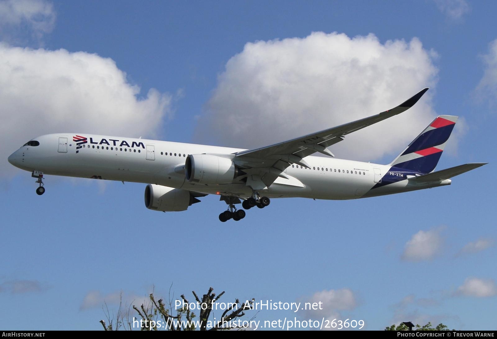 Aircraft Photo of PR-XTM | Airbus A350-941 | LATAM Airlines | AirHistory.net #263609