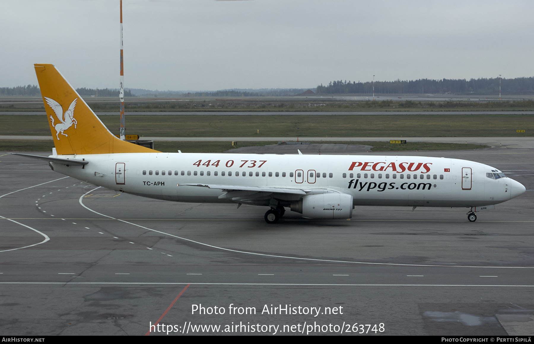 Aircraft Photo of TC-APH | Boeing 737-8S3 | Pegasus Airlines | AirHistory.net #263748