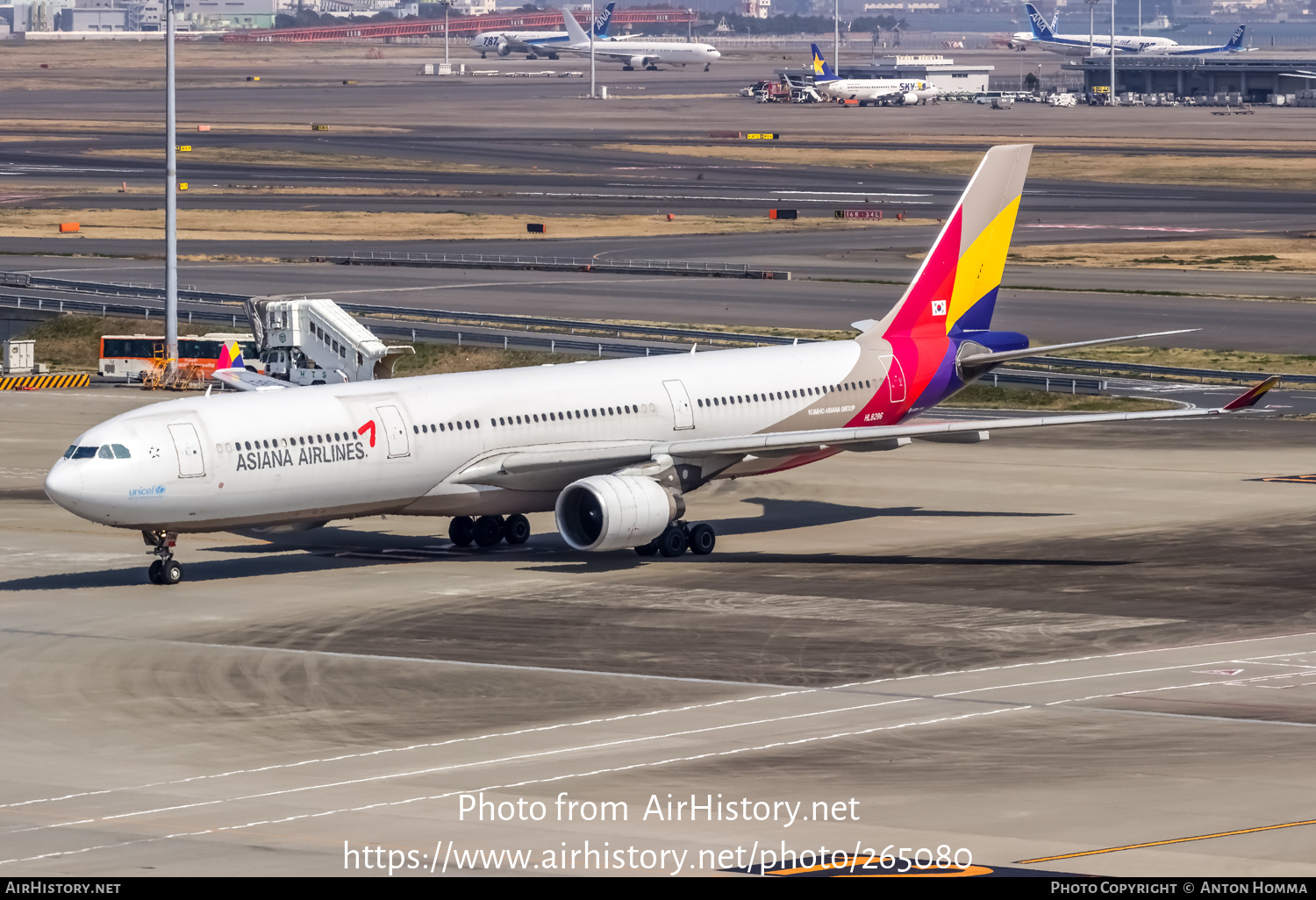 Aircraft Photo of HL8286 | Airbus A330-323E | Asiana Airlines | AirHistory.net #265080