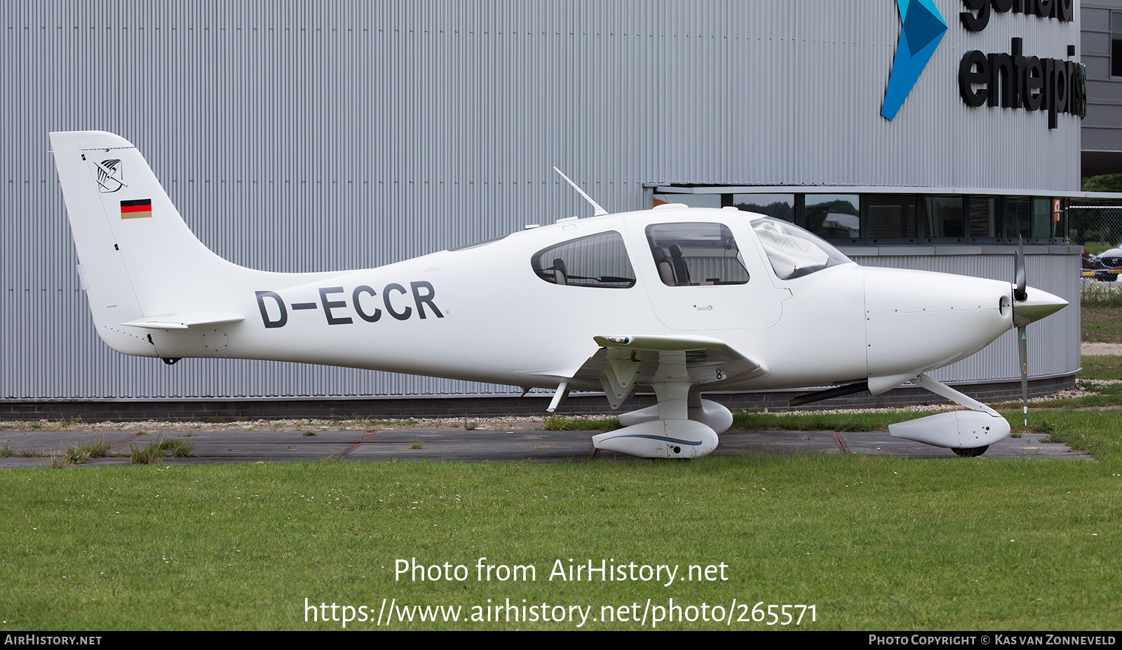 Aircraft Photo of D-ECCR | Cirrus SR-20 G1 | AirHistory.net #265571