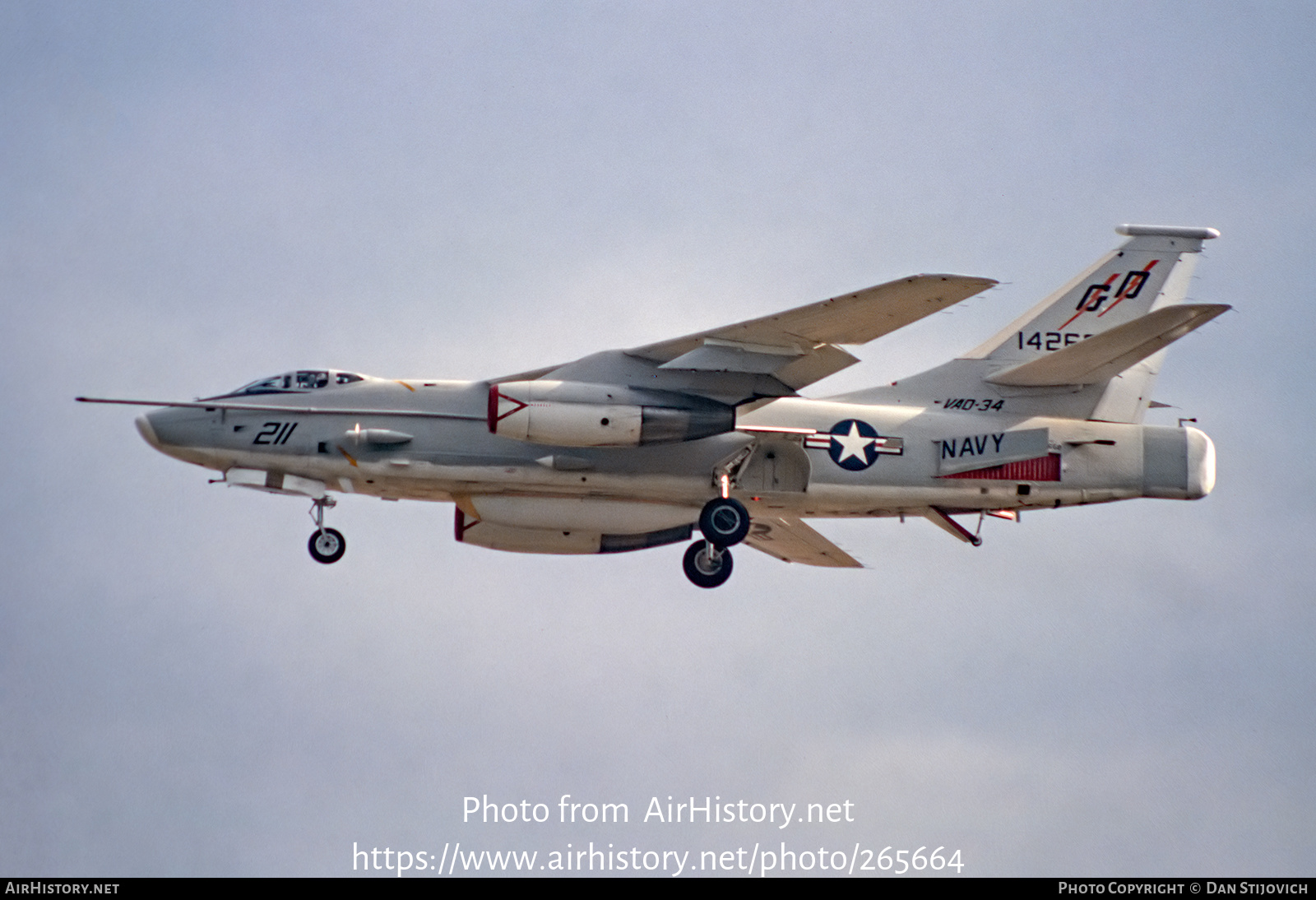 Aircraft Photo of 142668 | Douglas ERA-3B Skywarrior | USA - Navy | AirHistory.net #265664