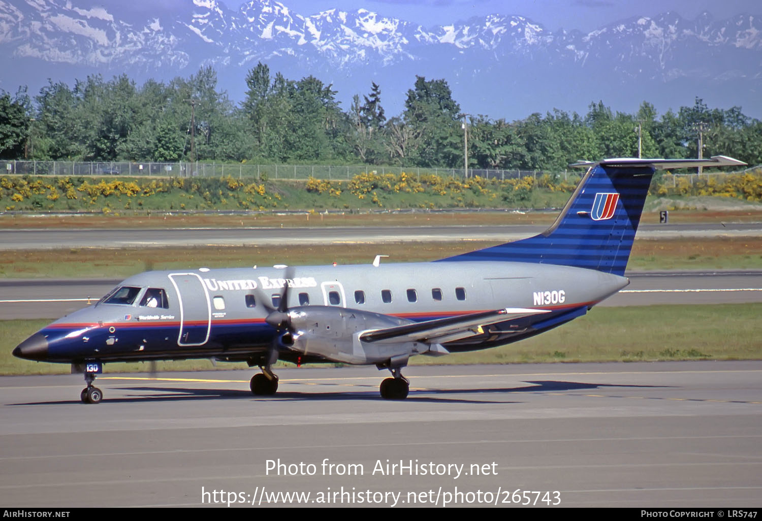 Aircraft Photo of N130G | Embraer EMB-120RT Brasilia | United Express | AirHistory.net #265743