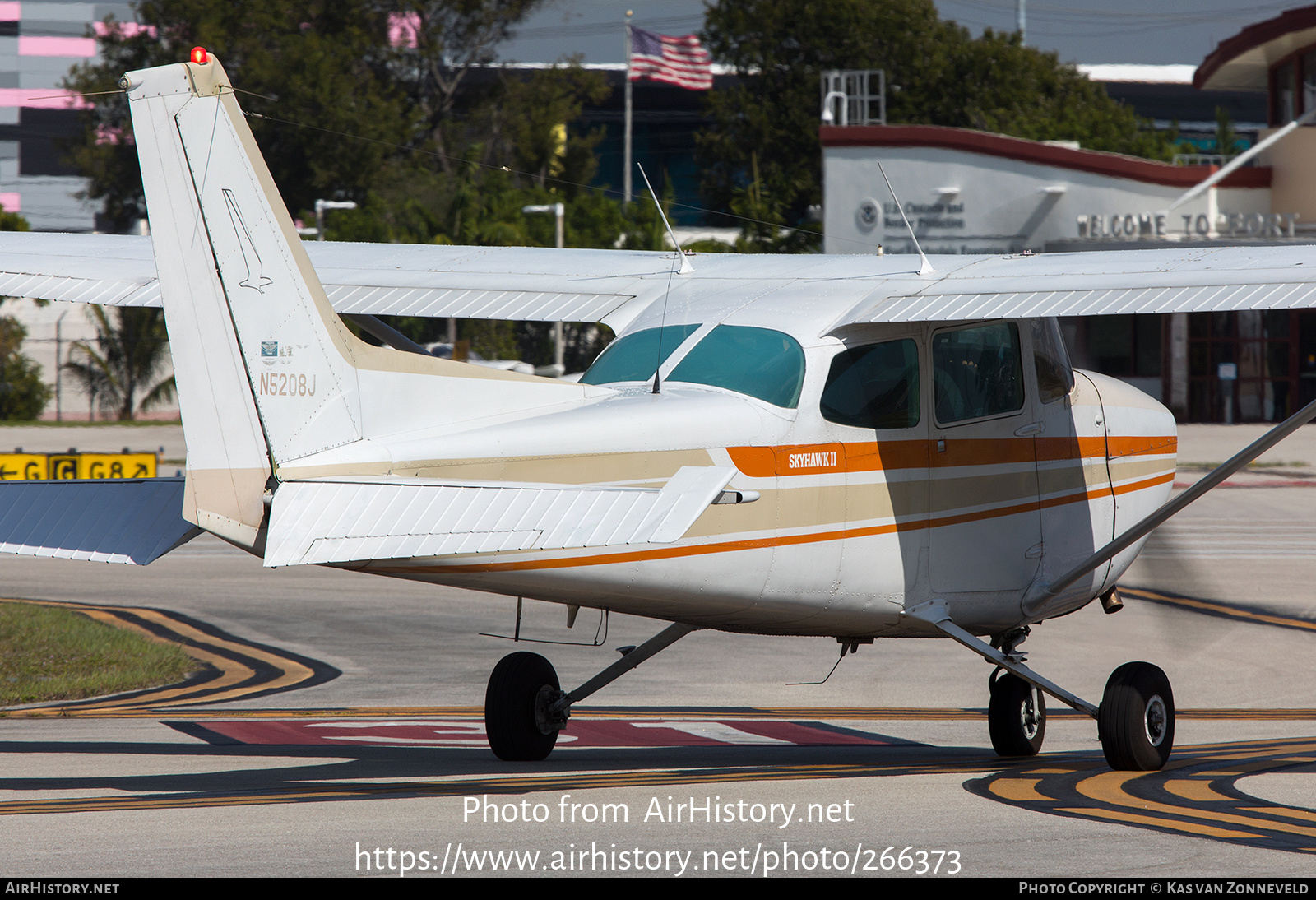 Aircraft Photo of N5208J | Cessna 172N Skyhawk II | AirHistory.net #266373