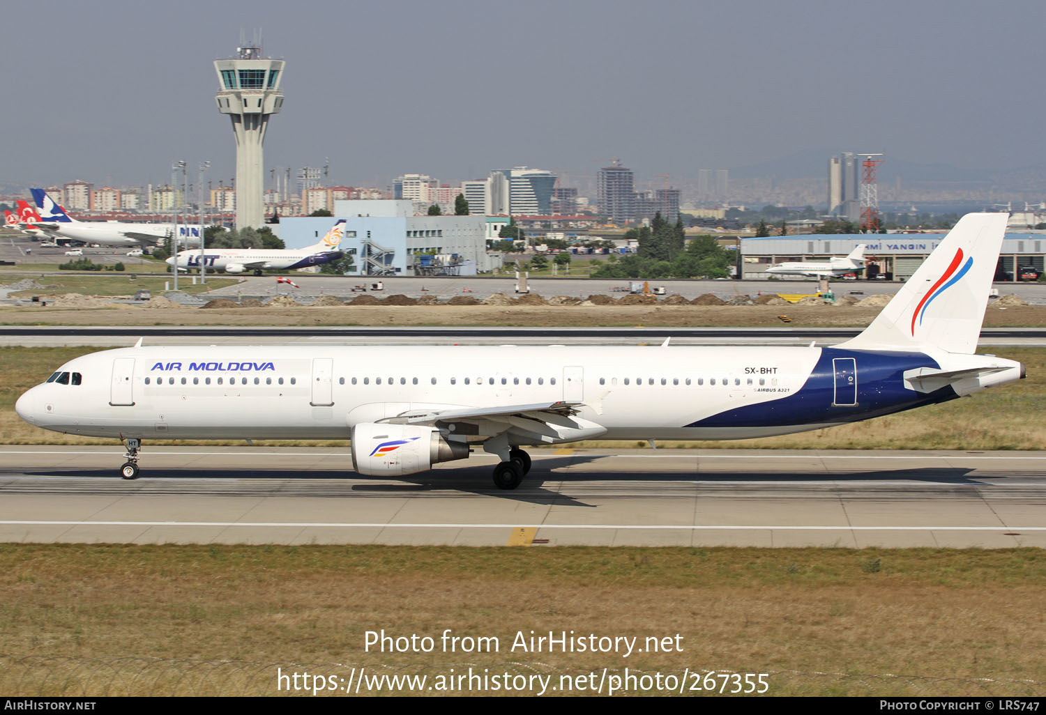 Aircraft Photo of SX-BHT | Airbus A321-211 | Air Moldova | AirHistory.net #267355