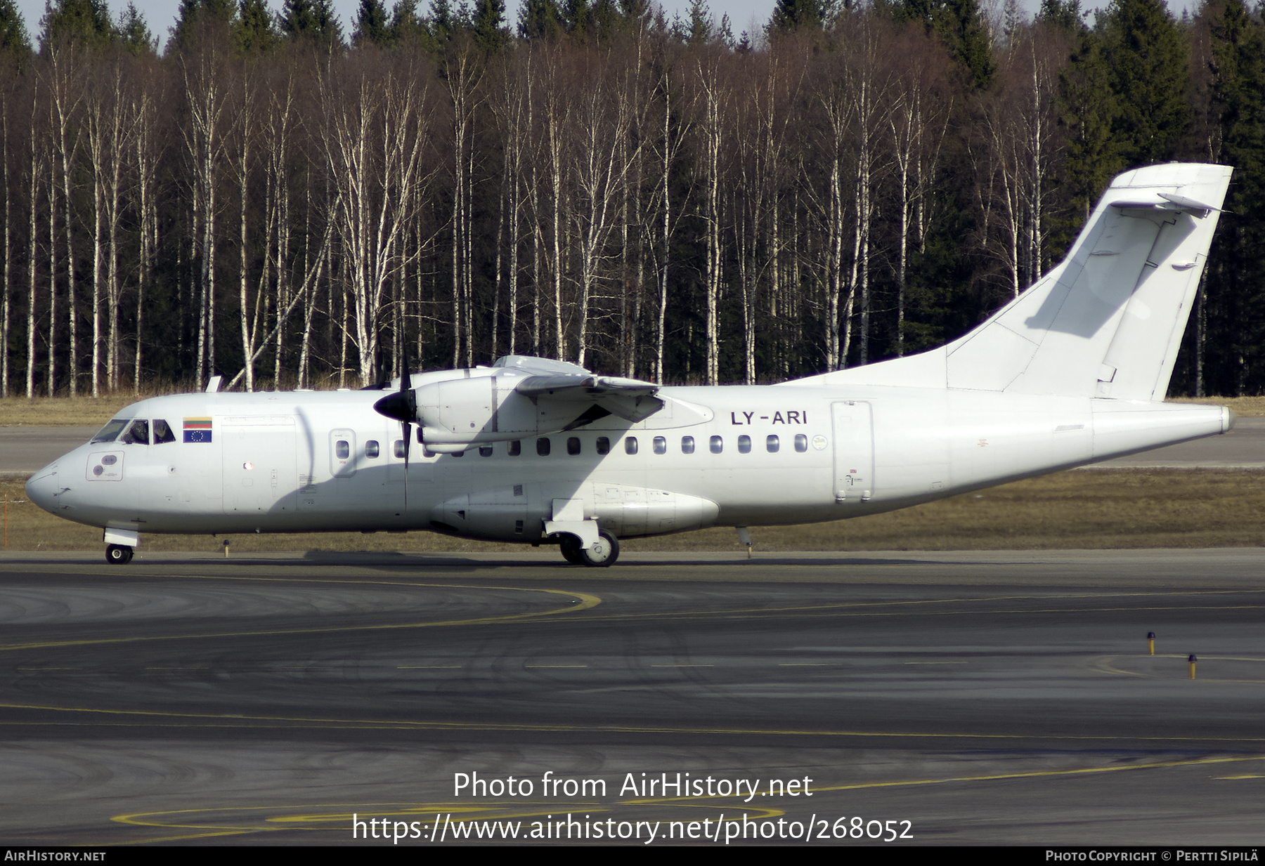 Aircraft Photo of LY-ARI | ATR ATR-42-300 | AirHistory.net #268052