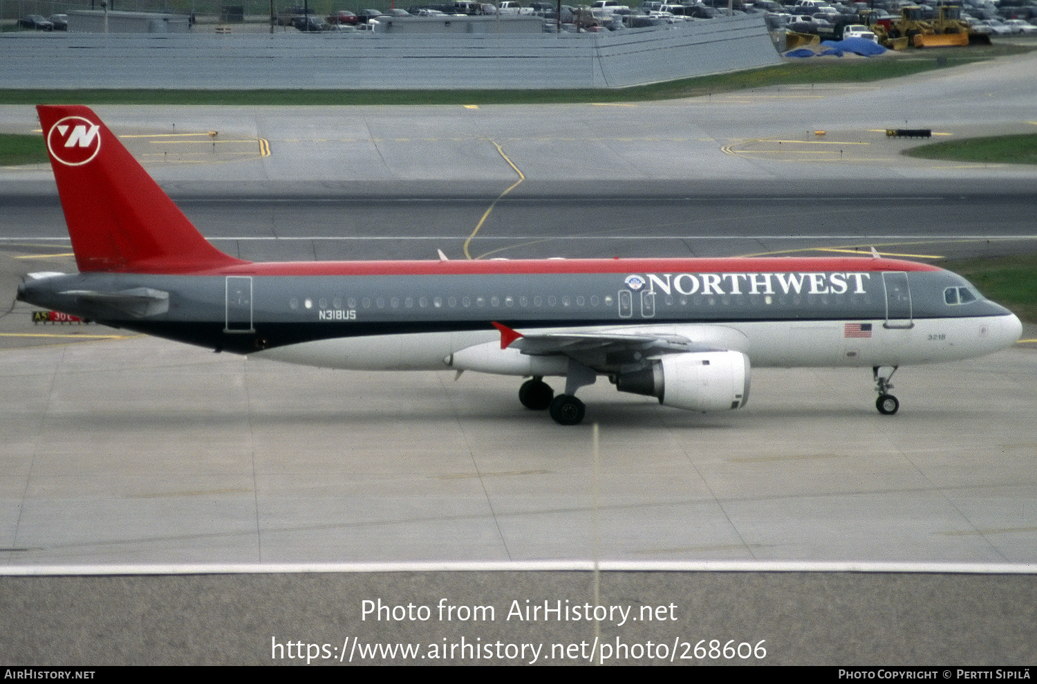 Aircraft Photo of N318US | Airbus A320-211 | Northwest Airlines | AirHistory.net #268606