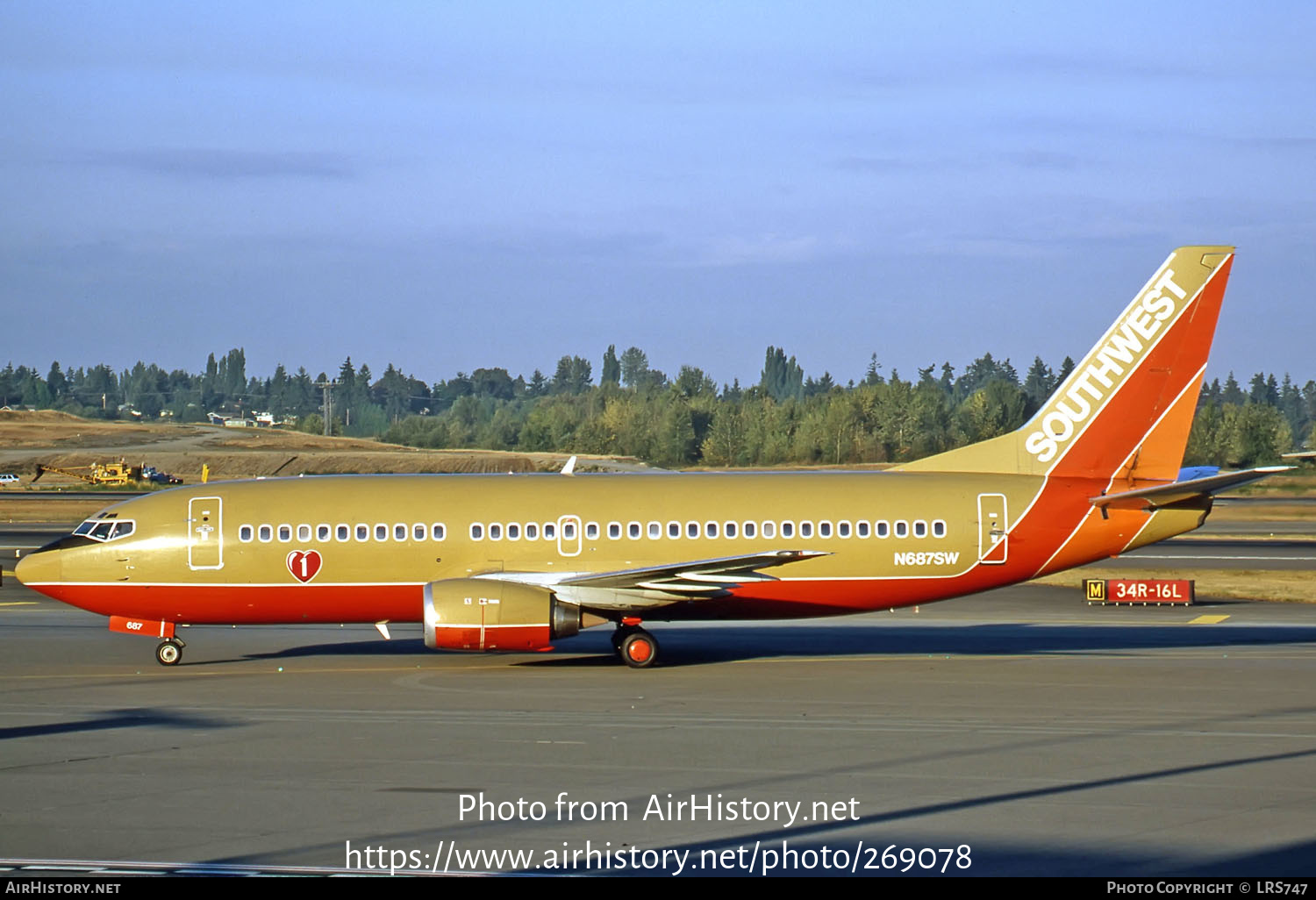 Aircraft Photo of N687SW | Boeing 737-3Q8 | Southwest Airlines | AirHistory.net #269078