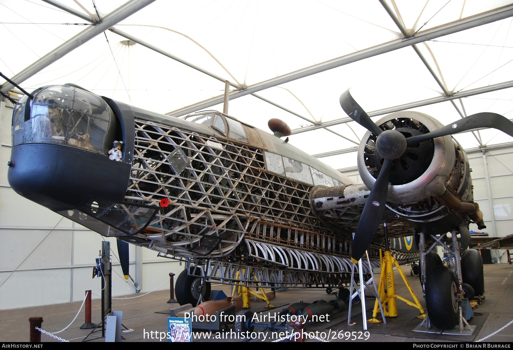 Aircraft Photo of N2980 | Vickers Wellington Mk1A | UK - Air Force | AirHistory.net #269529