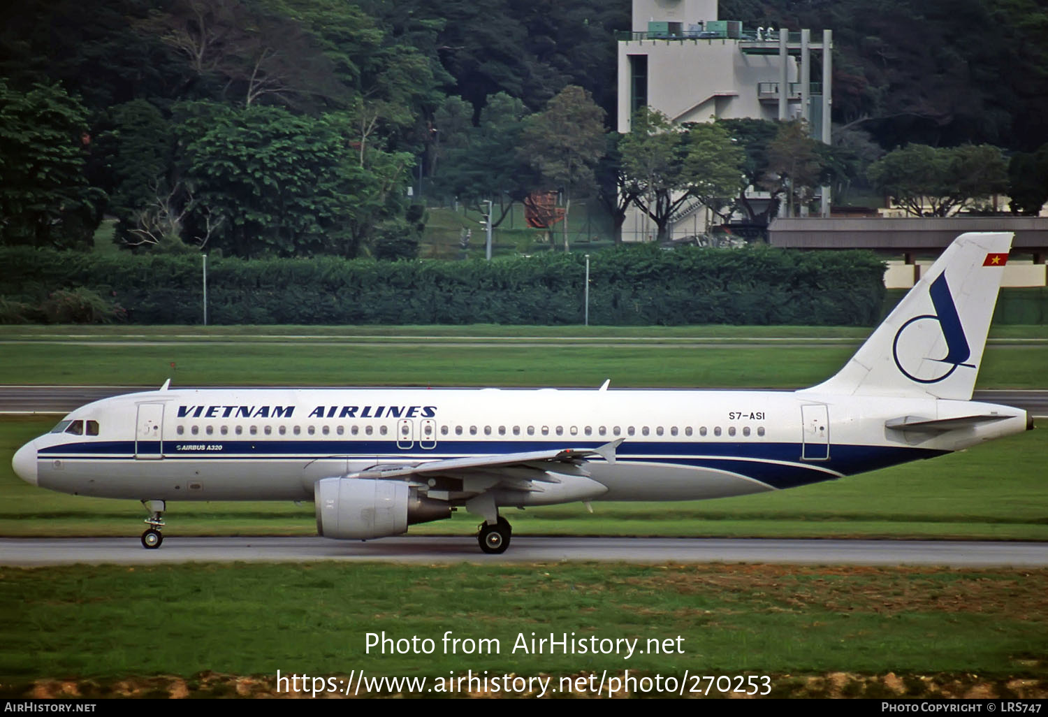 Aircraft Photo of S7-ASI | Airbus A320-214 | Vietnam Airlines | AirHistory.net #270253