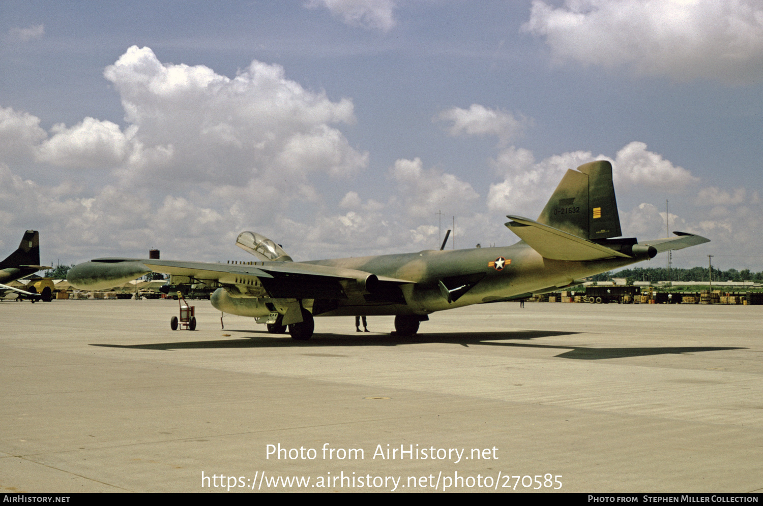 Aircraft Photo of 52-1532 | Martin B-57B Canberra | South Vietnam - Air Force | AirHistory.net #270585