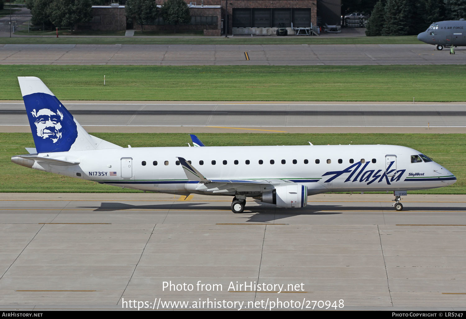 Aircraft Photo of N173SY | Embraer 175LR (ERJ-170-200LR) | Alaska Airlines | AirHistory.net #270948