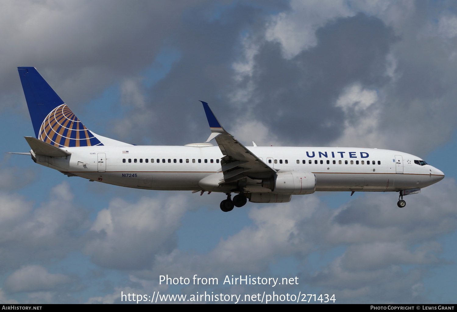 Aircraft Photo of N17245 | Boeing 737-824 | United Airlines | AirHistory.net #271434