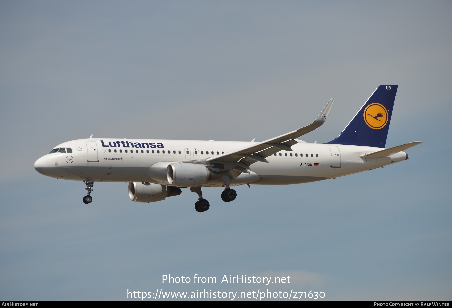 Aircraft Photo of D-AIUB | Airbus A320-214 | Lufthansa | AirHistory.net #271630