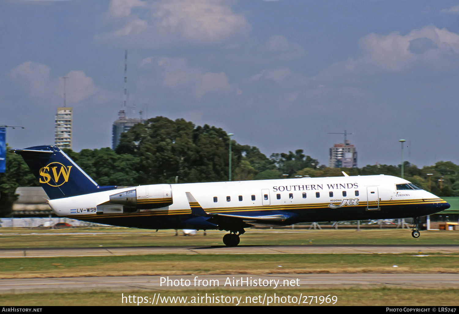 Aircraft Photo of LV-WSB | Canadair CRJ-200LR (CL-600-2B19) | Southern Winds | AirHistory.net #271969