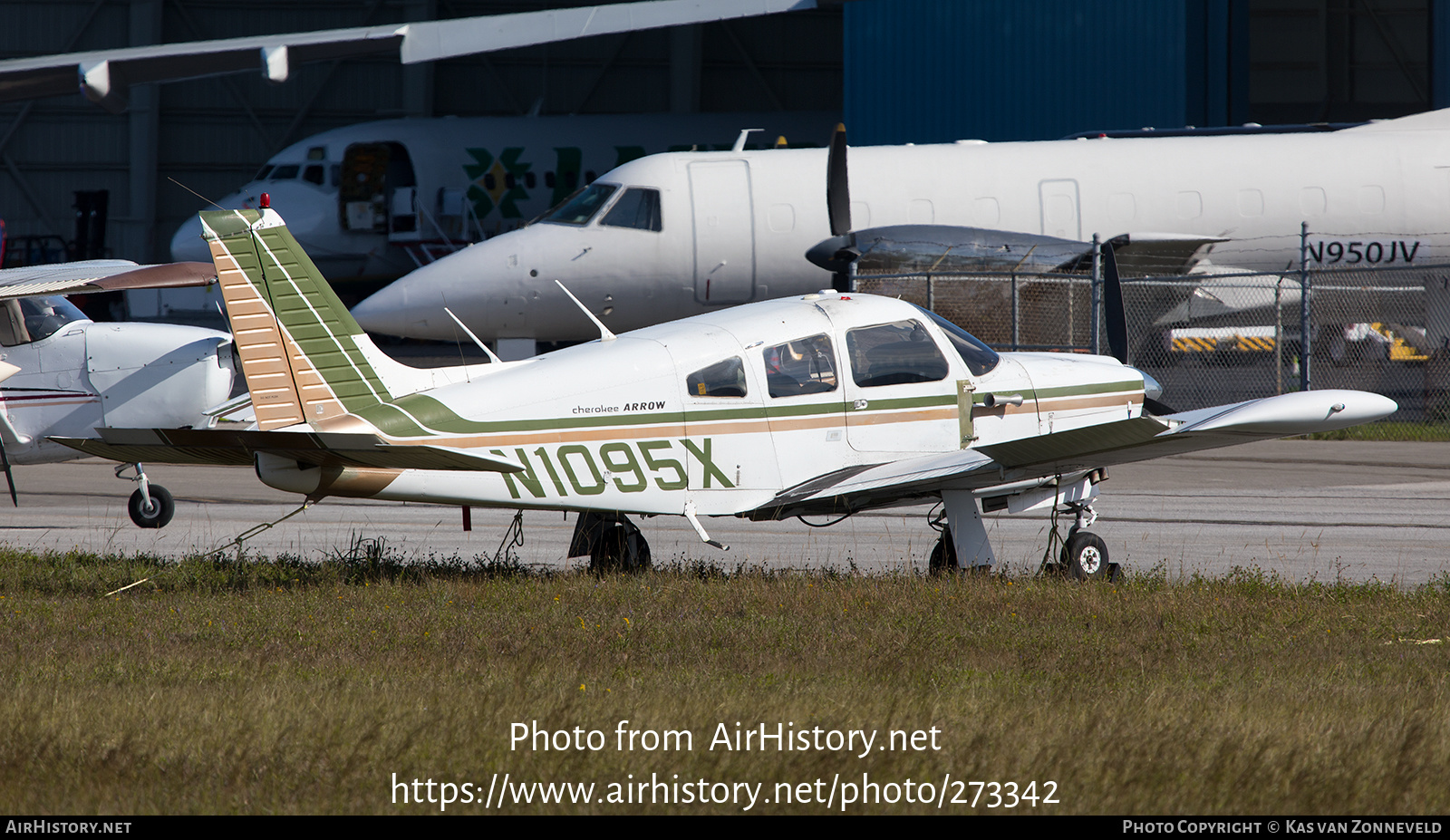 Aircraft Photo of N1095X | Piper PA-28R-200 Cherokee Arrow II | AirHistory.net #273342