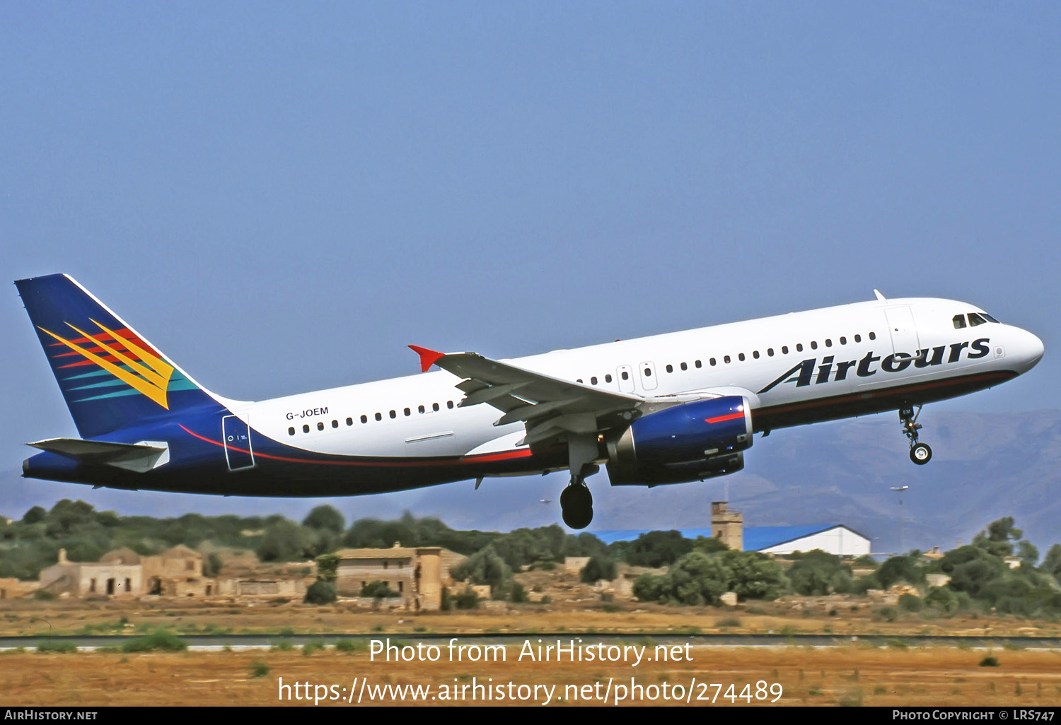 Aircraft Photo of G-JOEM | Airbus A320-231 | Airtours International | AirHistory.net #274489