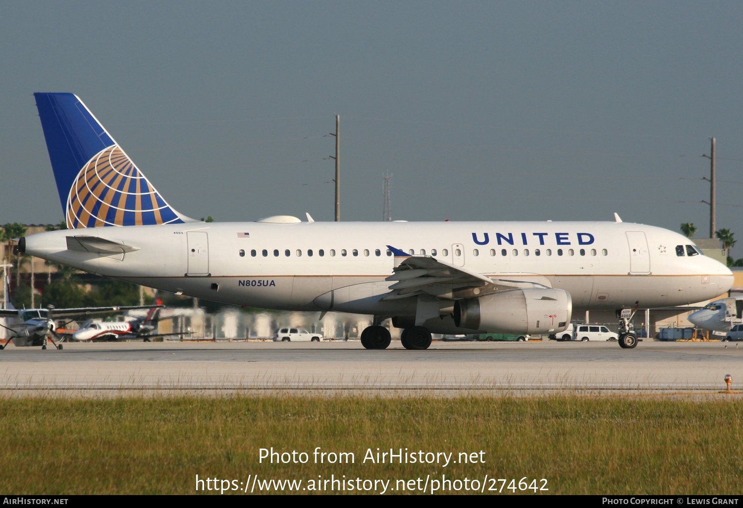 Aircraft Photo of N805UA | Airbus A319-131 | United Airlines | AirHistory.net #274642