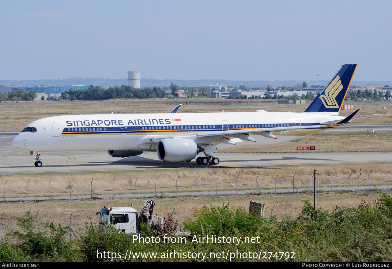 Aircraft Photo of F-WZHE | Airbus A350-941 | Singapore Airlines | AirHistory.net #274792