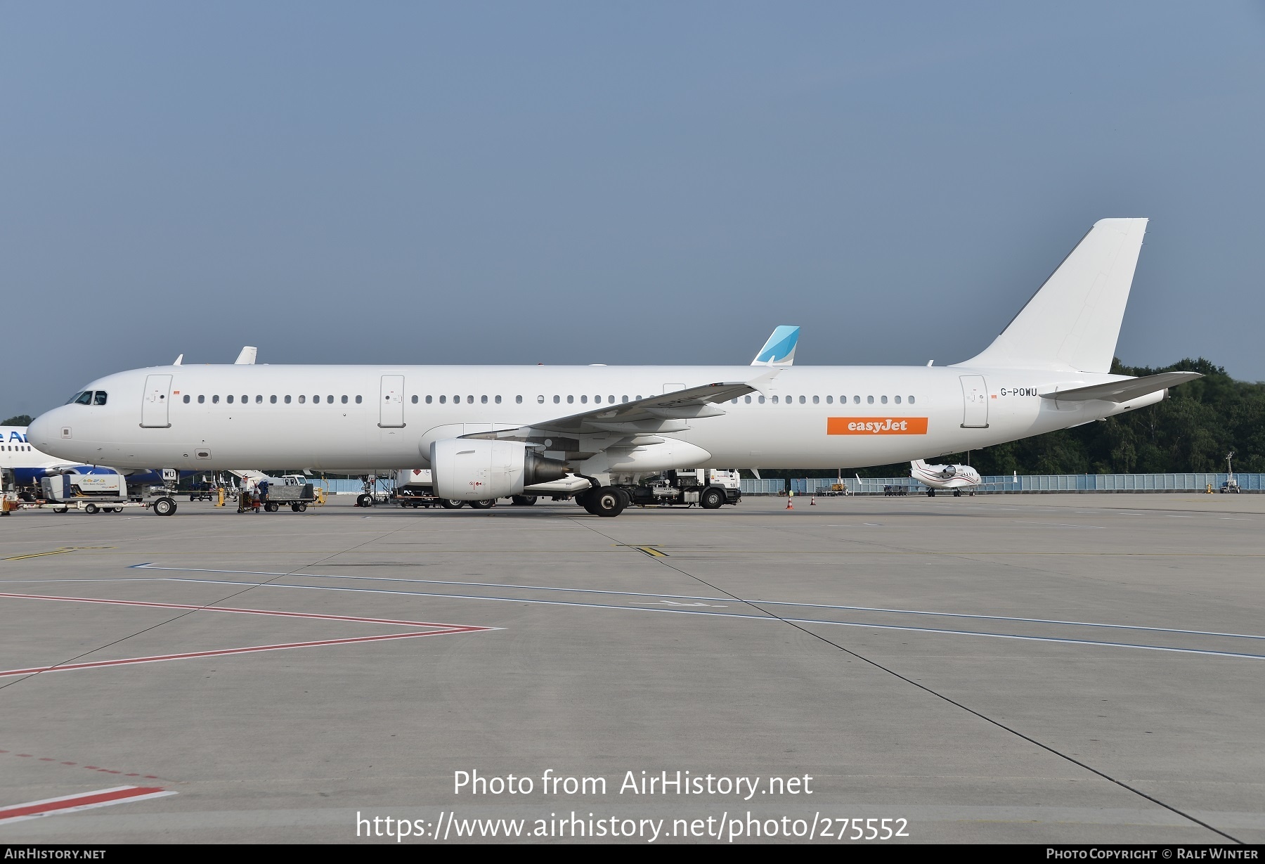 Aircraft Photo of G-POWU | Airbus A321-211 | EasyJet | AirHistory.net #275552