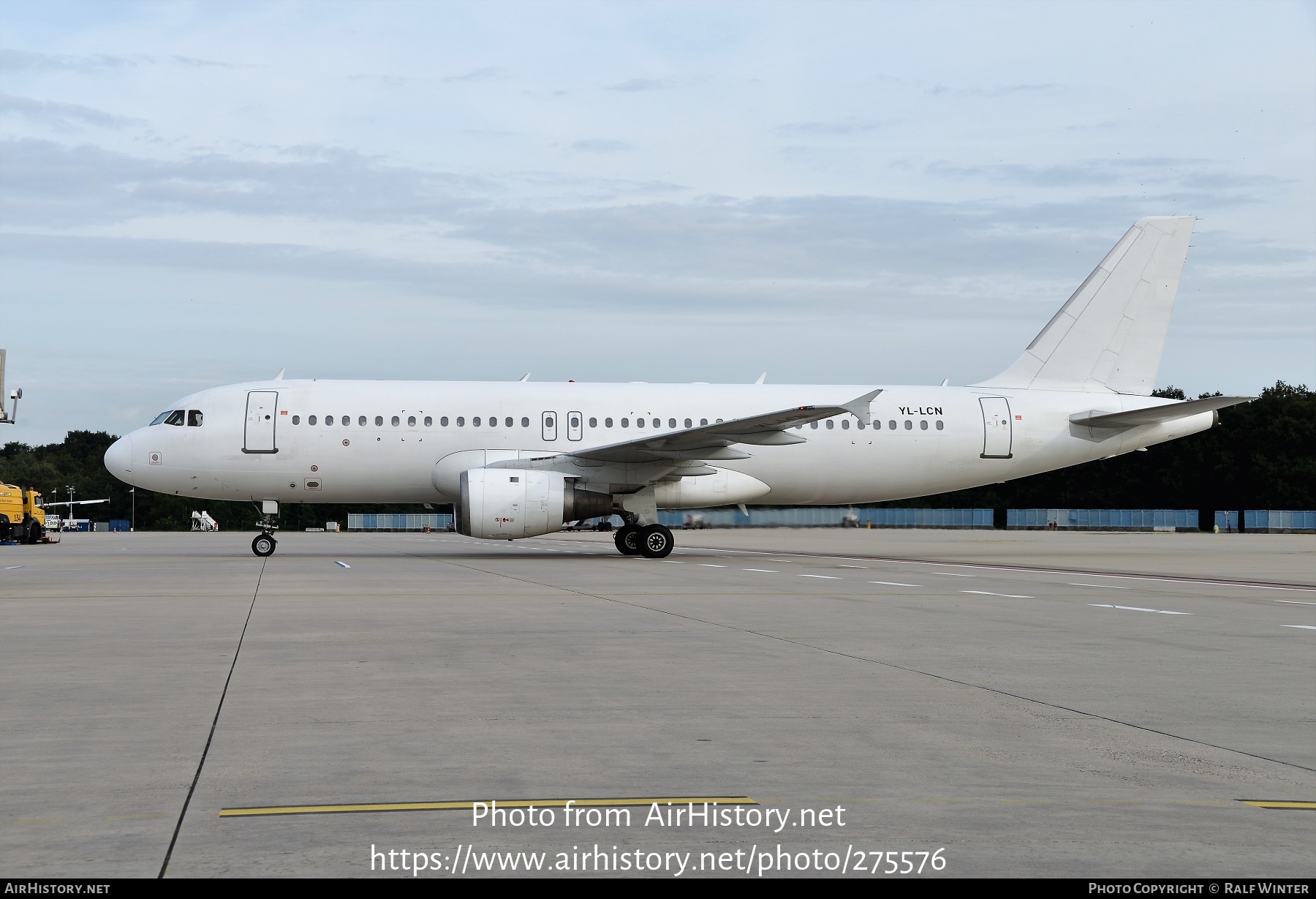 Aircraft Photo of YL-LCN | Airbus A320-211 | AirHistory.net #275576