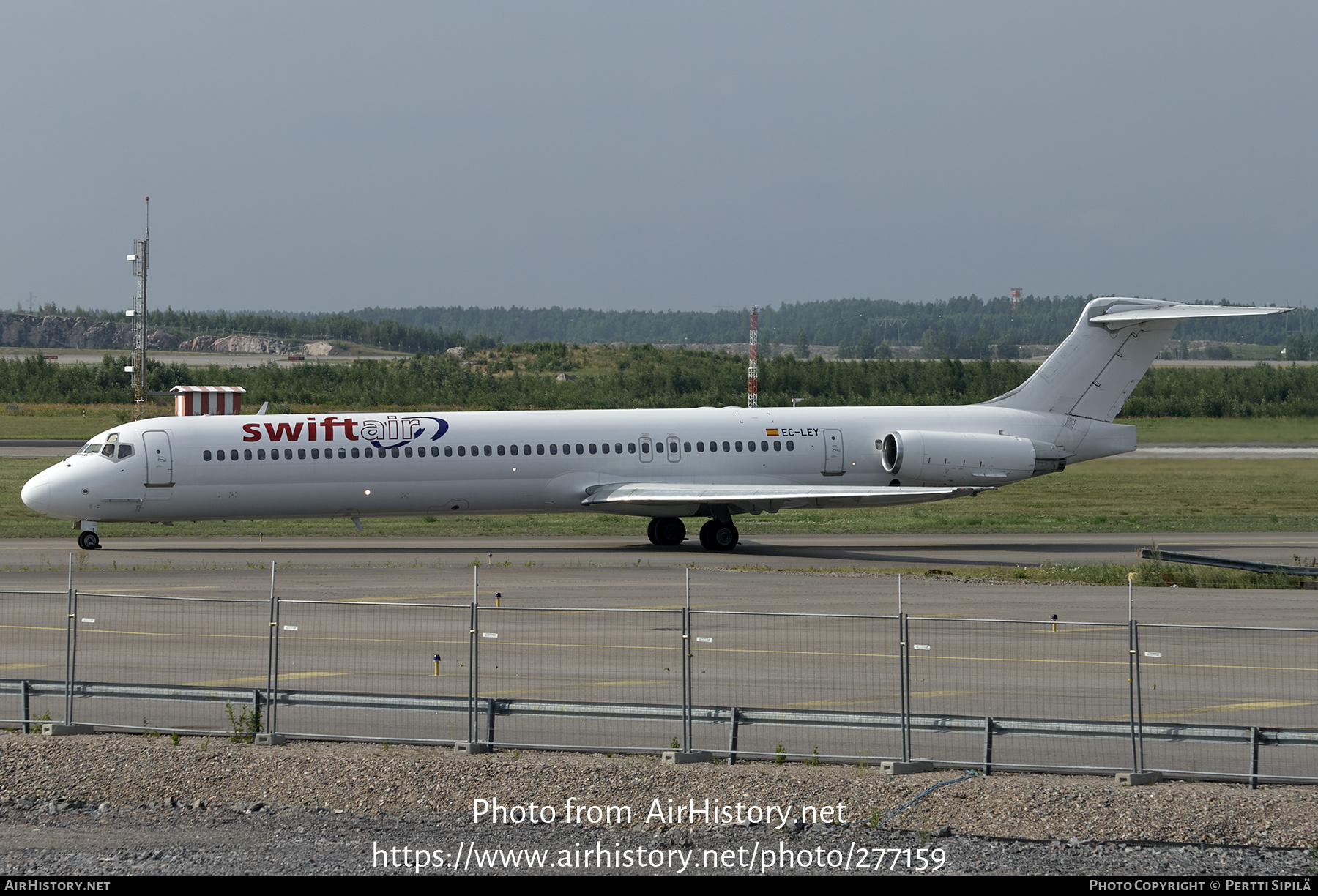 Aircraft Photo of EC-LEY | McDonnell Douglas MD-83 (DC-9-83) | Swiftair | AirHistory.net #277159