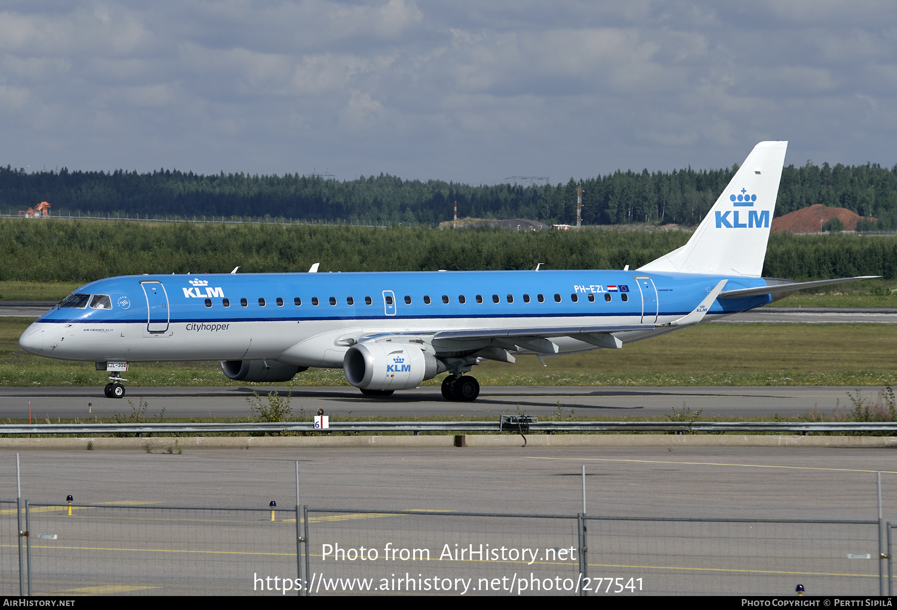 Aircraft Photo of PH-EZL | Embraer 190STD (ERJ-190-100STD) | KLM Cityhopper | AirHistory.net #277541