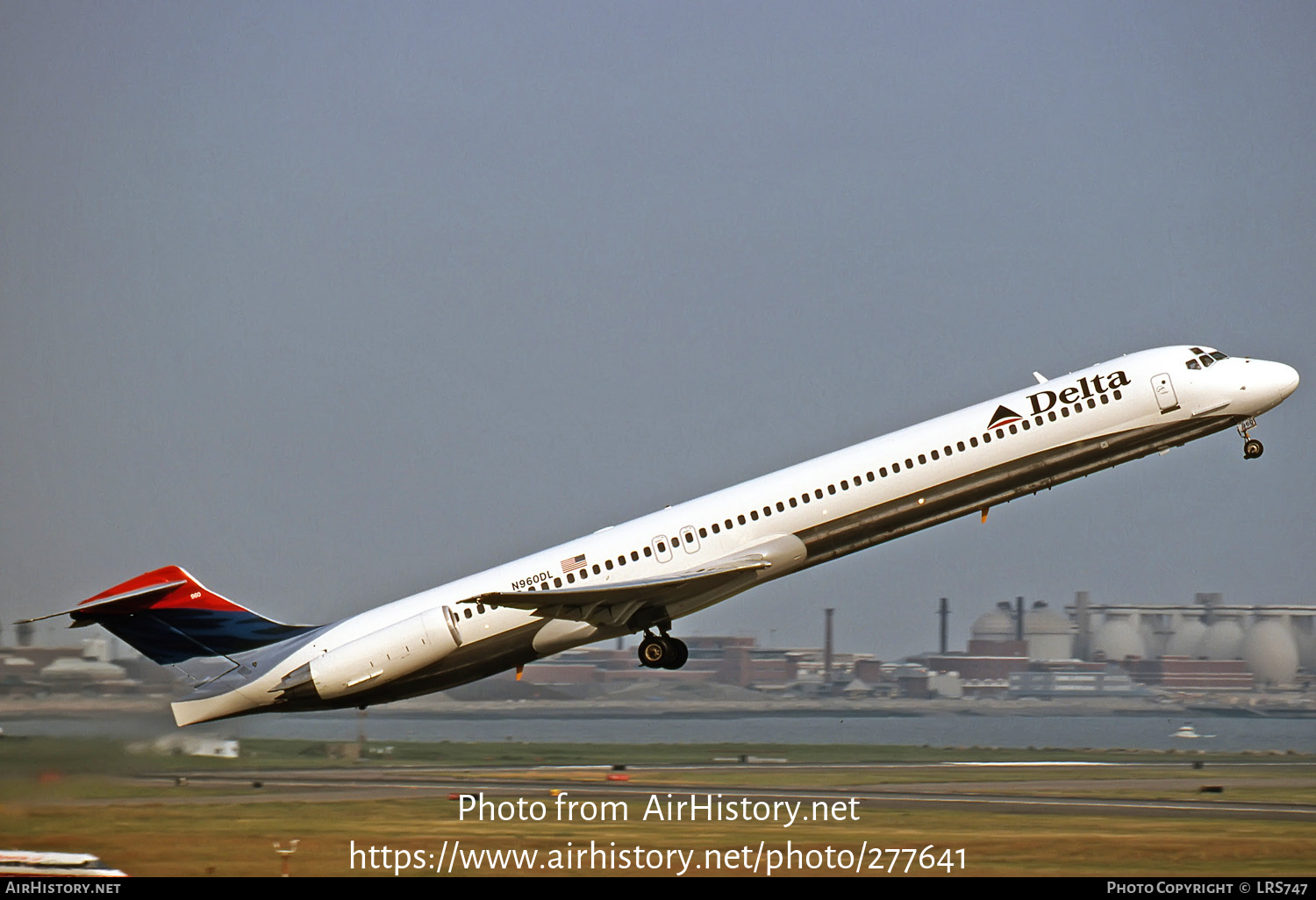 Aircraft Photo of N960DL | McDonnell Douglas MD-88 | Delta Air Lines | AirHistory.net #277641