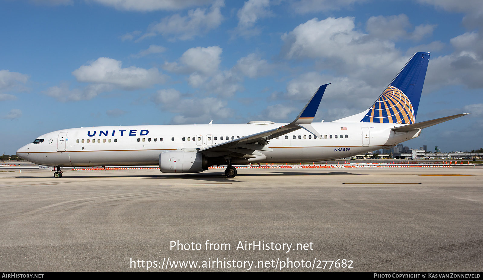 Aircraft Photo of N63899 | Boeing 737-900/ER | United Airlines | AirHistory.net #277682