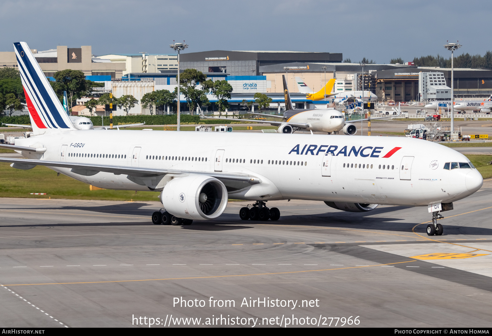 Aircraft Photo of F-GSQV | Boeing 777-328/ER | Air France | AirHistory.net #277966