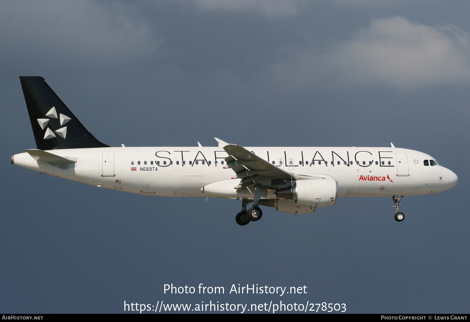 Aircraft Photo of N689TA | Airbus A320-214 | Avianca | AirHistory.net #278503