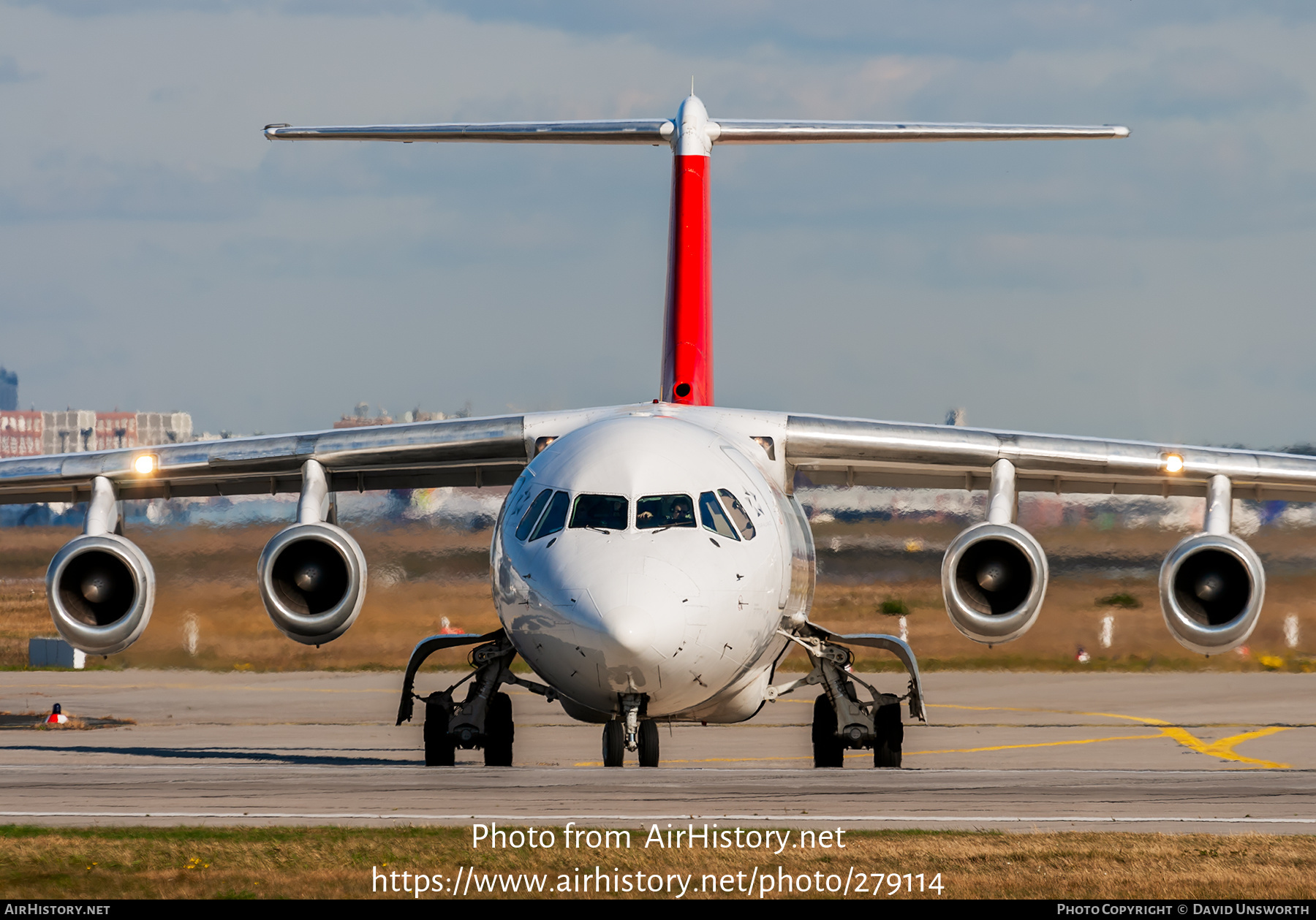 Aircraft Photo of HB-IYW | British Aerospace Avro 146-RJ100 | Swiss International Air Lines | AirHistory.net #279114