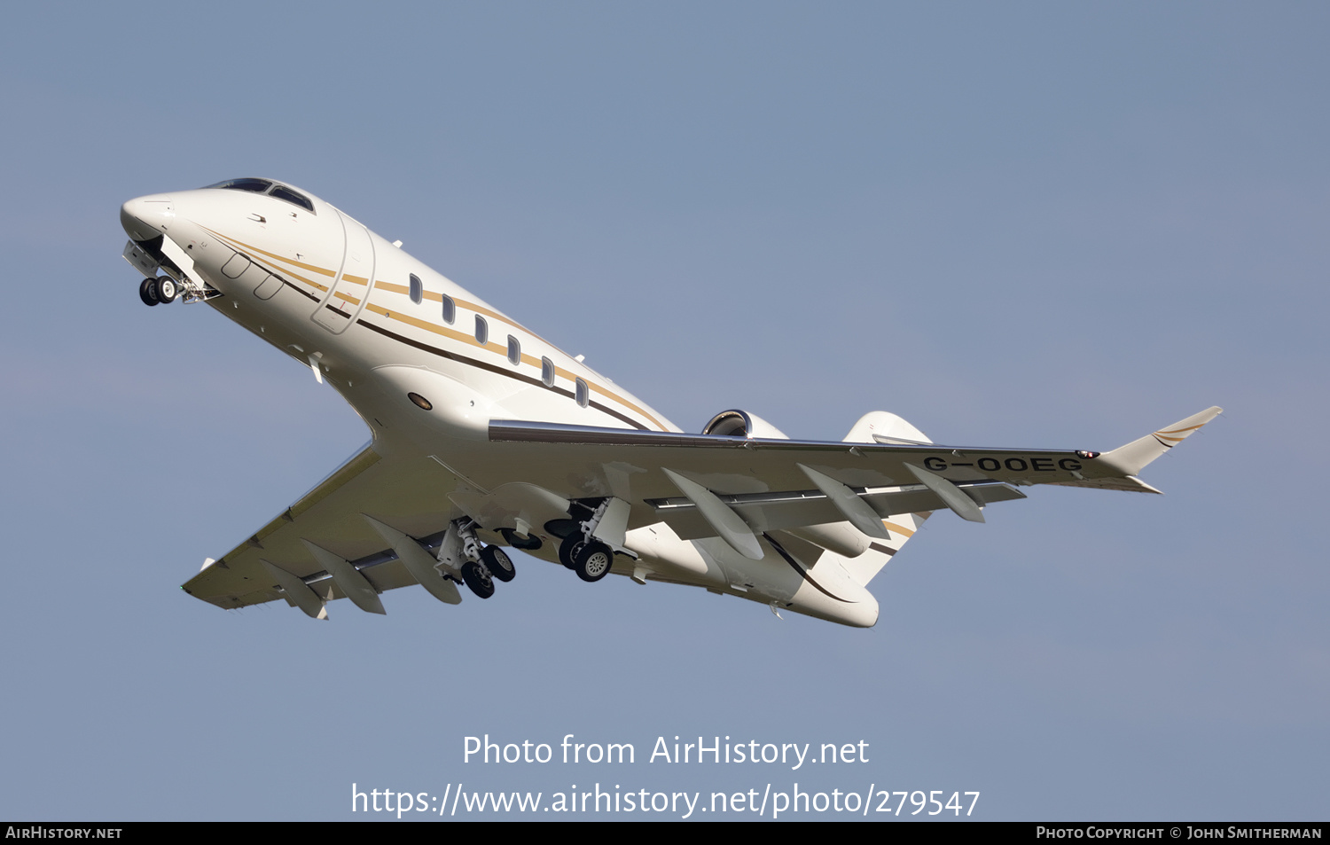 Aircraft Photo of G-OOEG | Bombardier Challenger 350 (BD-100-1A10) | AirHistory.net #279547