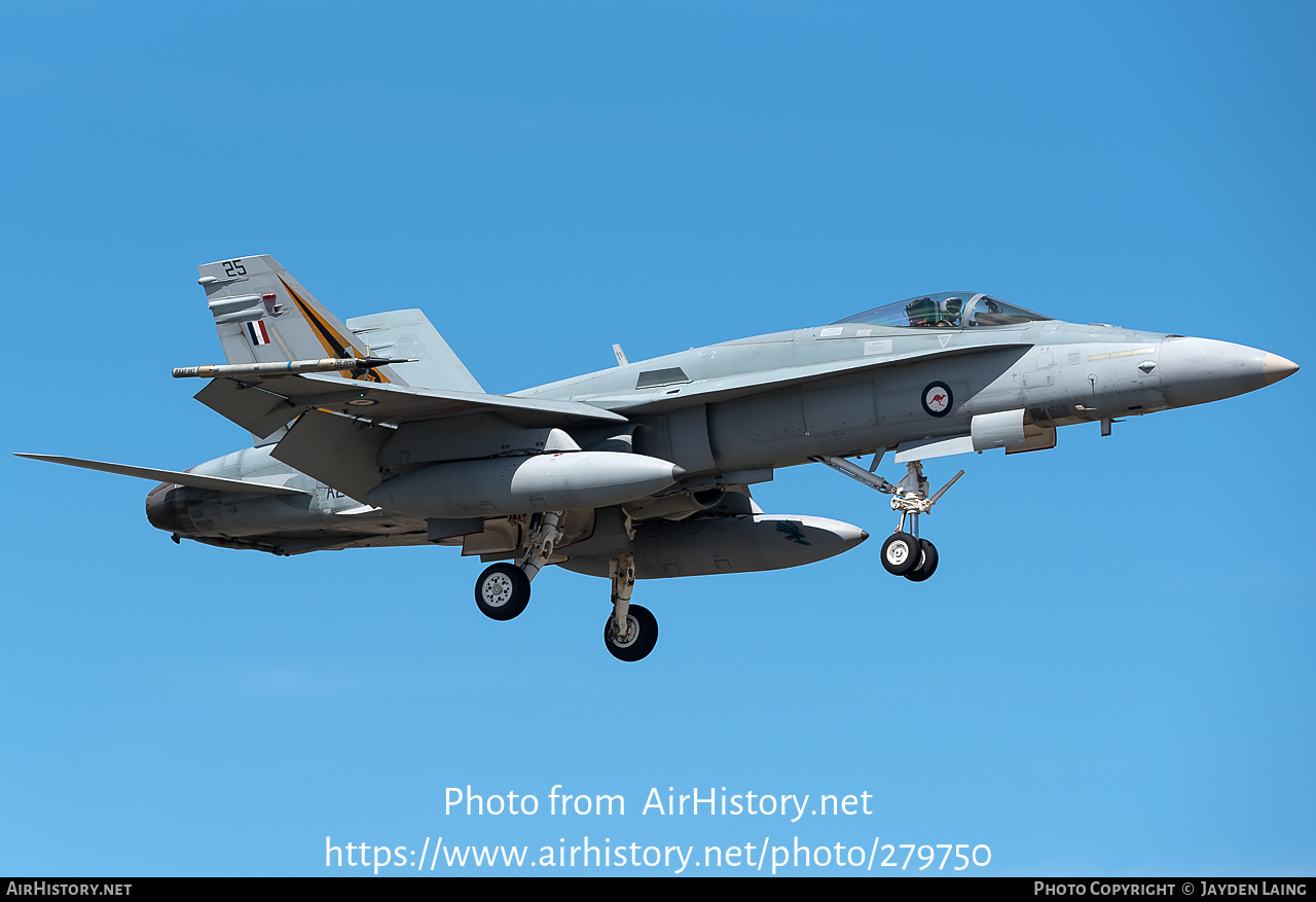 Aircraft Photo of A21-25 | McDonnell Douglas F/A-18A Hornet | Australia - Air Force | AirHistory.net #279750