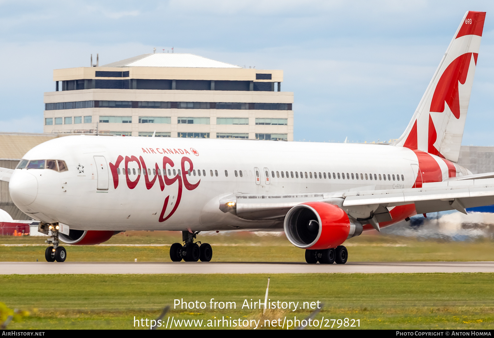 Aircraft Photo of C-FIYA | Boeing 767-33A/ER | Air Canada Rouge | AirHistory.net #279821