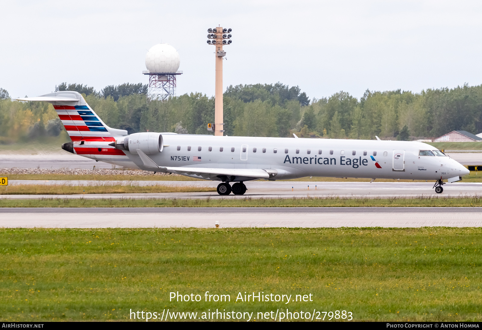 Aircraft Photo of N751EV | Bombardier CRJ-701ER (CL-600-2C10) | American Eagle | AirHistory.net #279883