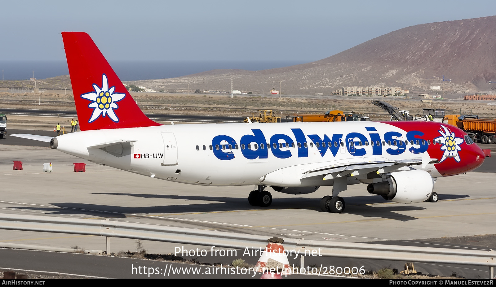 Aircraft Photo of HB-IJW | Airbus A320-214 | Edelweiss Air | AirHistory.net #280006