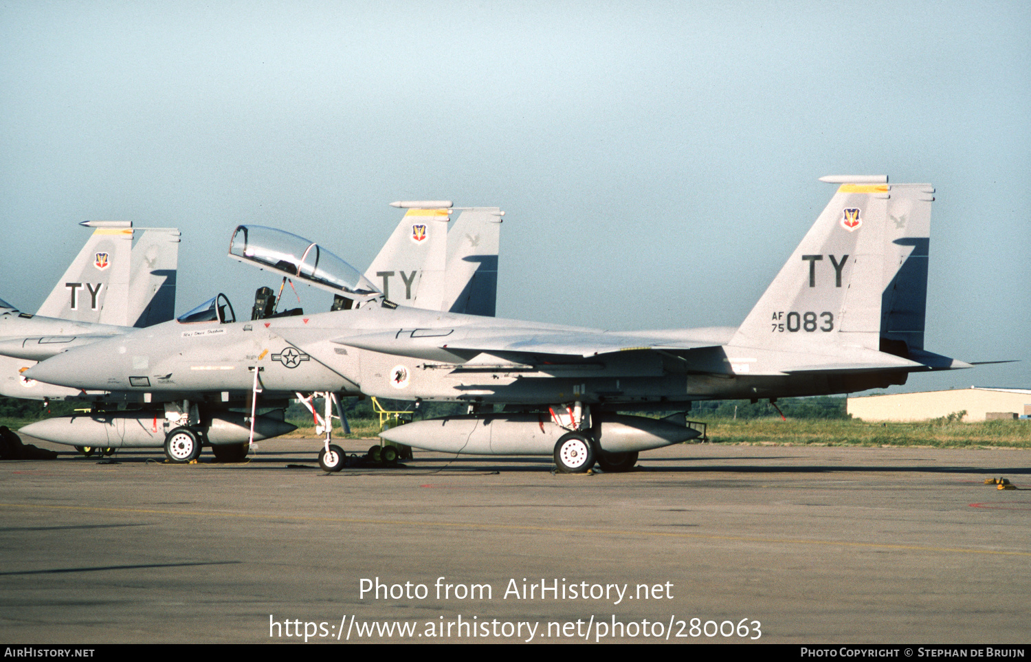 Aircraft Photo of 75-0083 / AF75-083 | McDonnell Douglas F-15B Eagle | USA - Air Force | AirHistory.net #280063