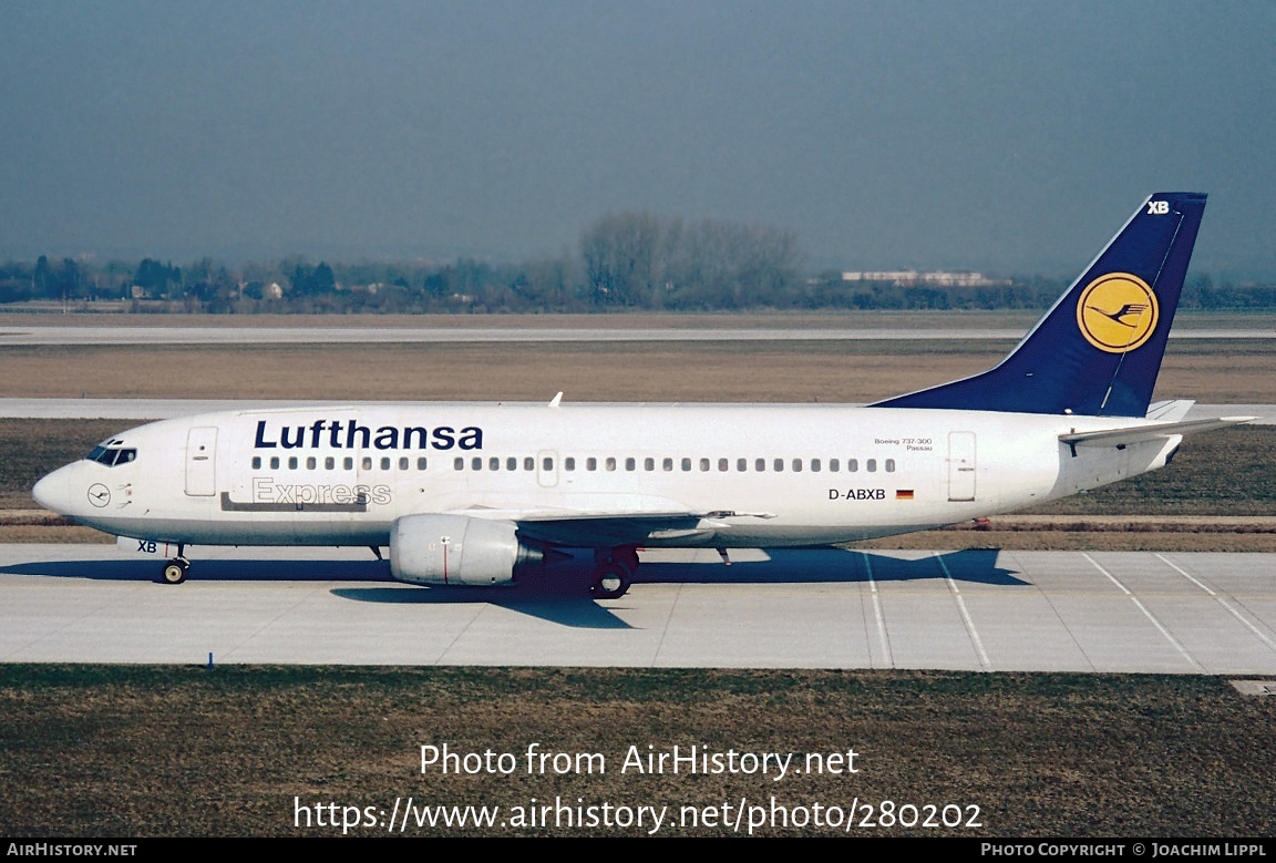 Aircraft Photo of D-ABXB | Boeing 737-330(QC) | Lufthansa | AirHistory.net #280202