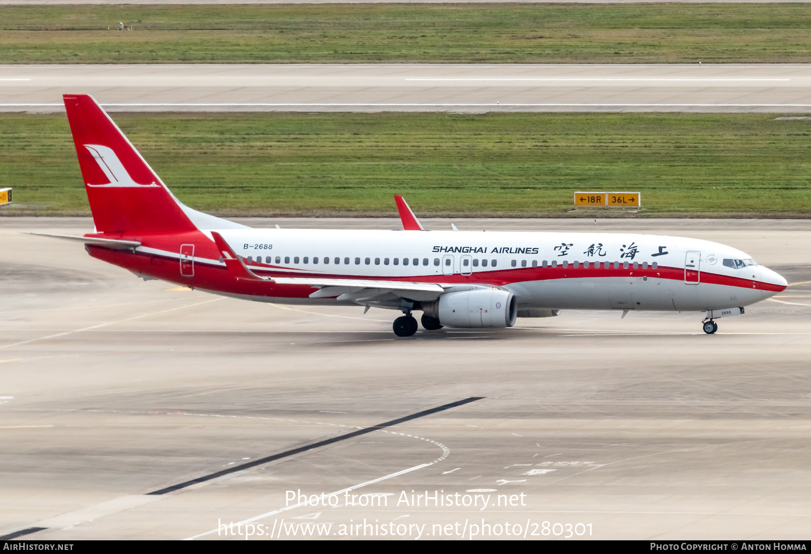 Aircraft Photo of B-2688 | Boeing 737-86D | Shanghai Airlines | AirHistory.net #280301