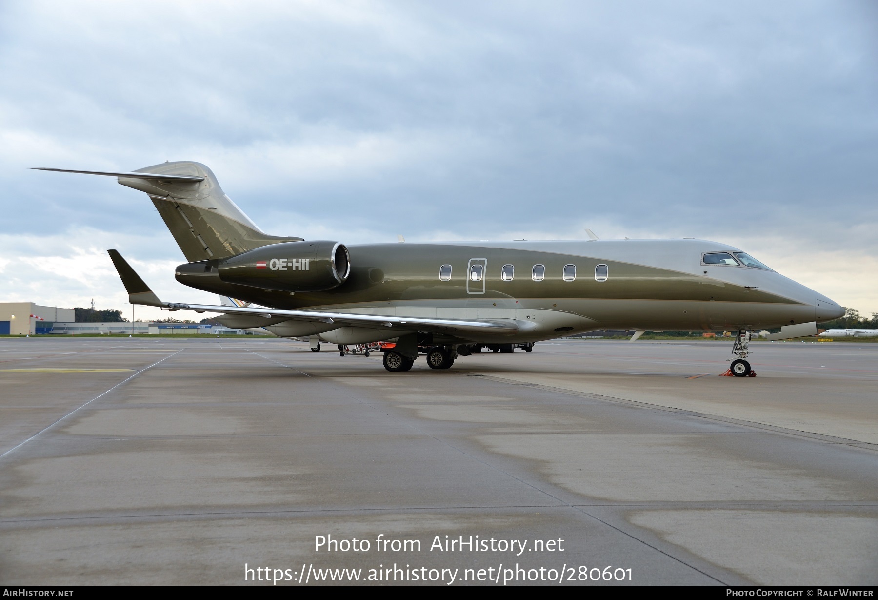 Aircraft Photo of OE-HII | Bombardier Challenger 300 (BD-100-1A10) | AirHistory.net #280601